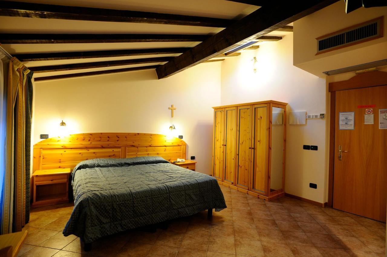 Hotel Vittoria Ρίβα ντελ Γκάρντα Εξωτερικό φωτογραφία
