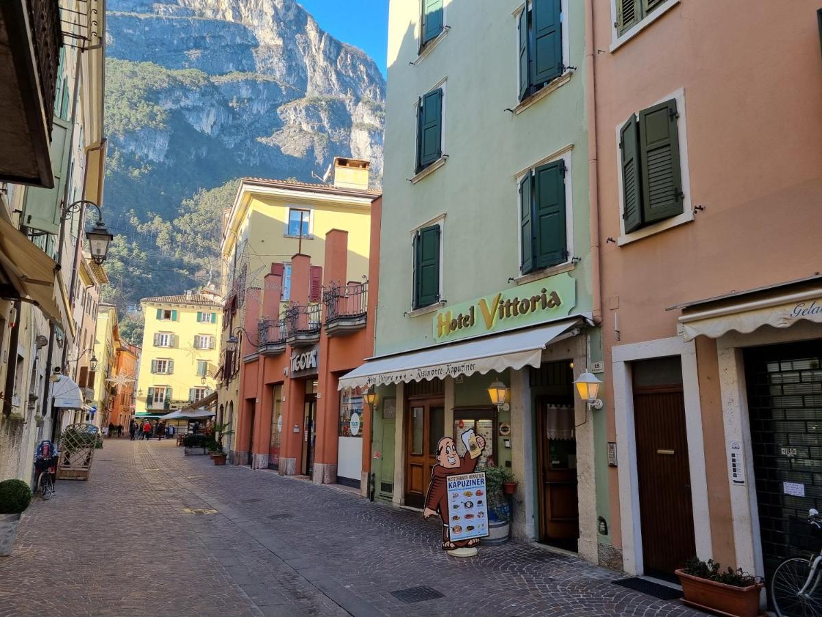 Hotel Vittoria Ρίβα ντελ Γκάρντα Εξωτερικό φωτογραφία