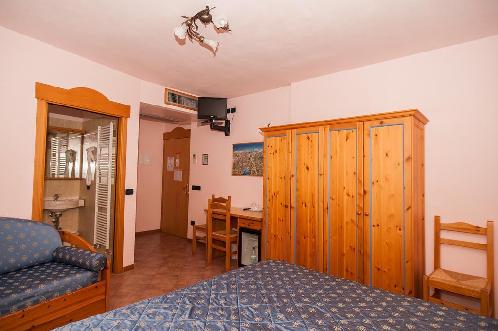 Hotel Vittoria Ρίβα ντελ Γκάρντα Εξωτερικό φωτογραφία