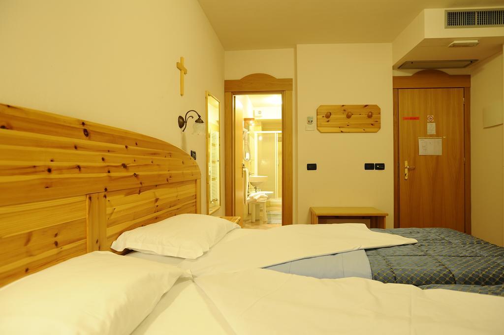 Hotel Vittoria Ρίβα ντελ Γκάρντα Εξωτερικό φωτογραφία